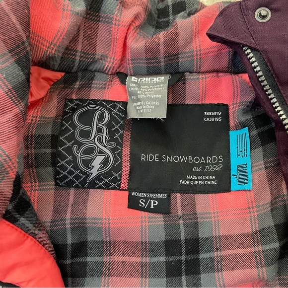 Ride Snowboards Jacket with flannel lining and pockets size small - Picture 3 of 7